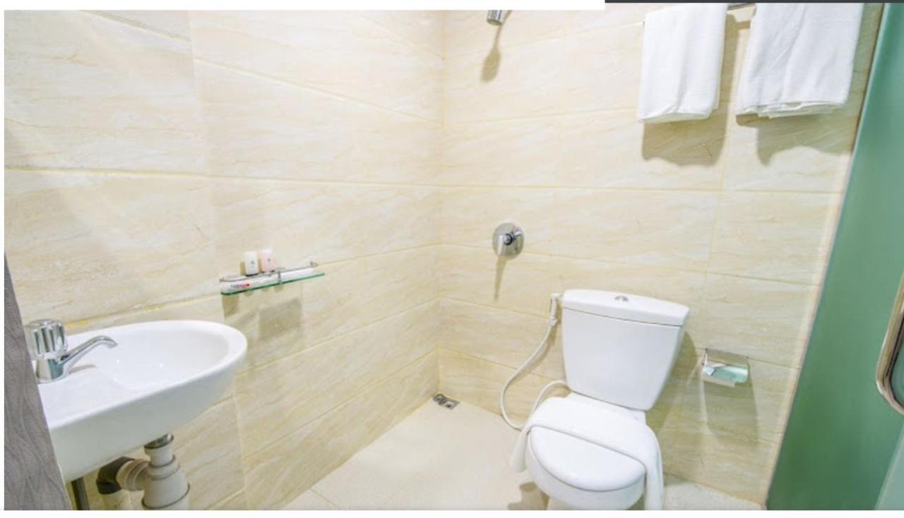 Osaka Hotel Batam Nagoya Esterno foto